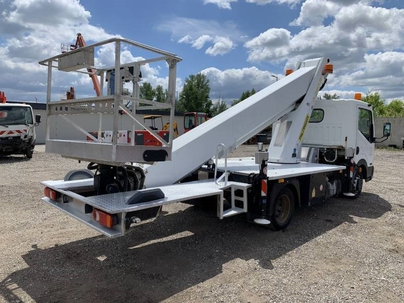 Truck mounted aerial platform Nissan Cabstar Palfinger P260B - 25,6 m - 230 kg: picture 6
