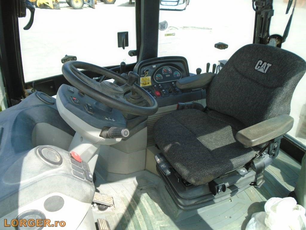 Backhoe loader CAT 432 F: picture 7 Backhoe loader CAT 432 F: picture 7