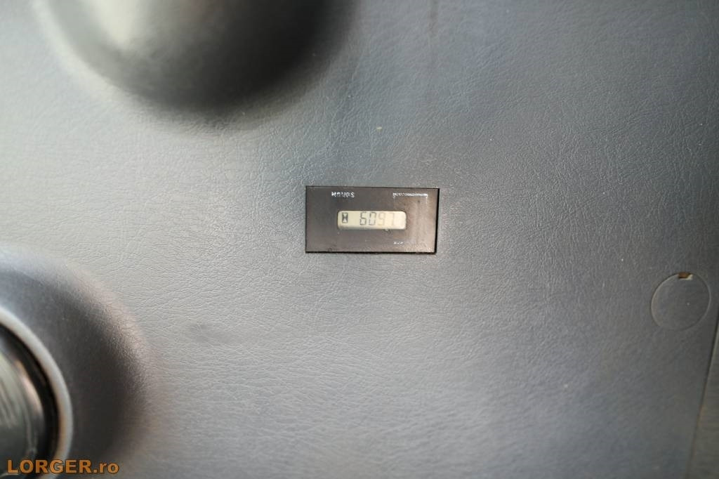 Crawler excavator Hyundai Robex 145 LCR: picture 17