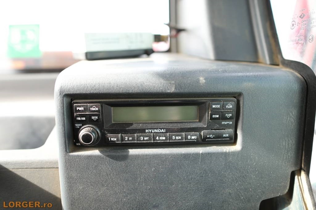 Crawler excavator Hyundai Robex 145 LCR: picture 16