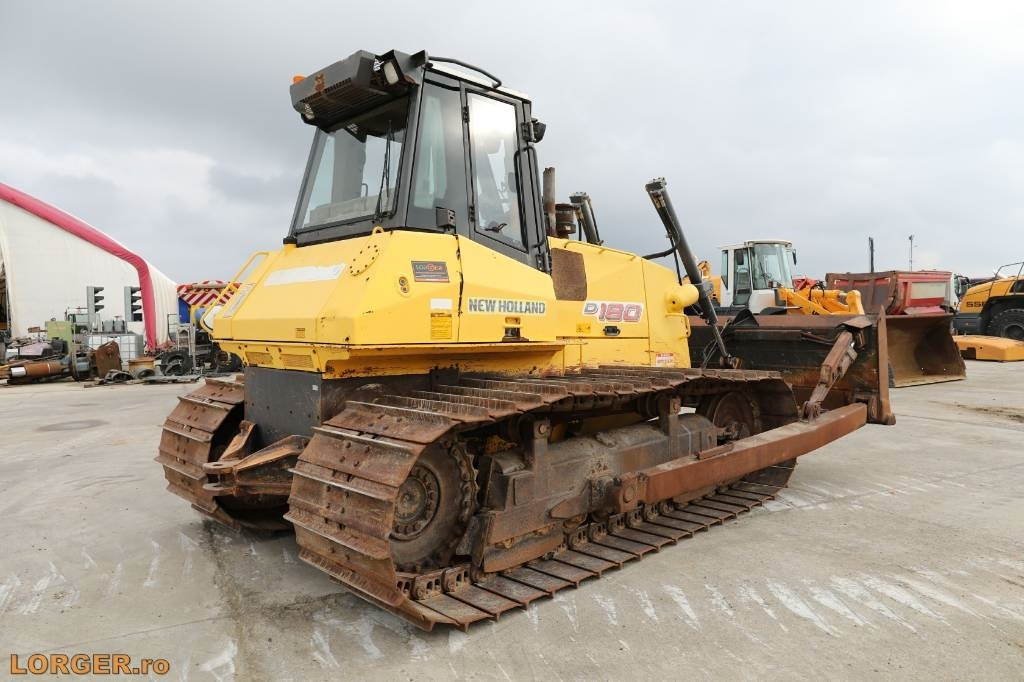New Holland D 180  - Bulldozer: picture 2 New Holland D 180  - Bulldozer: picture 2