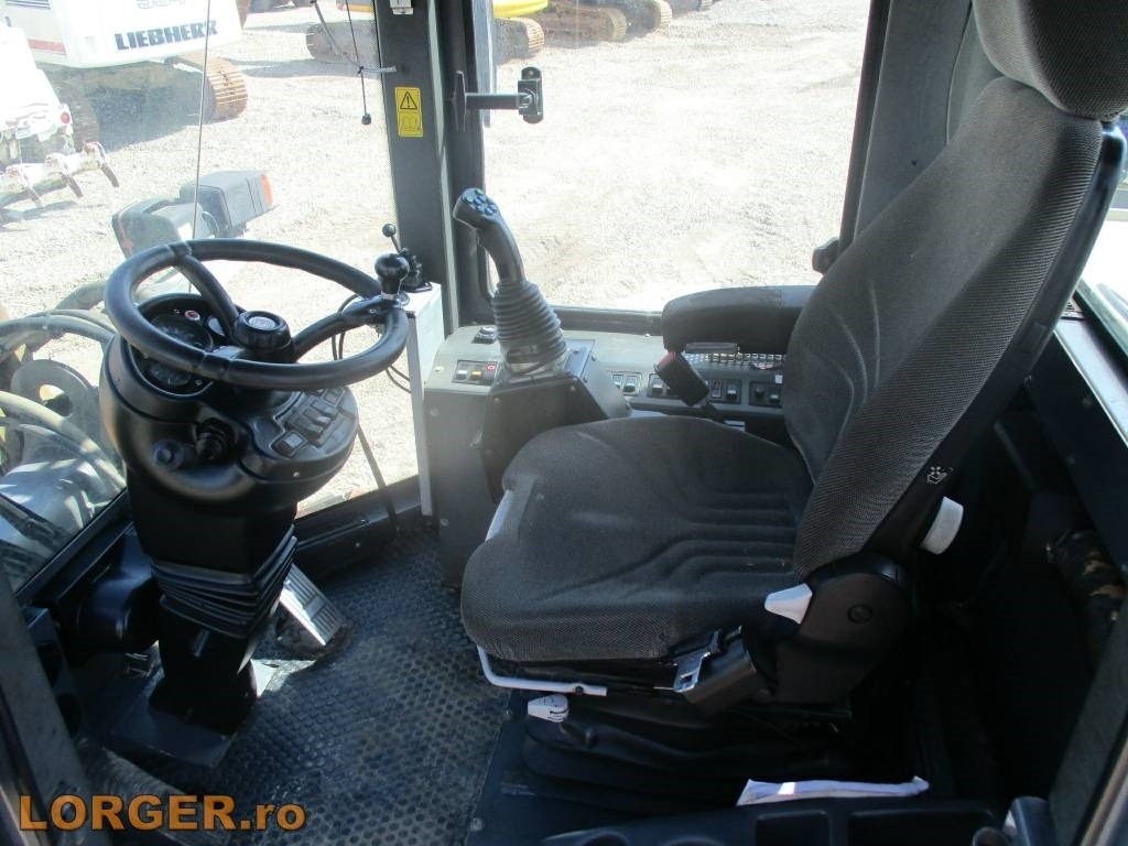 Wheel loader Terex TL 450: picture 10