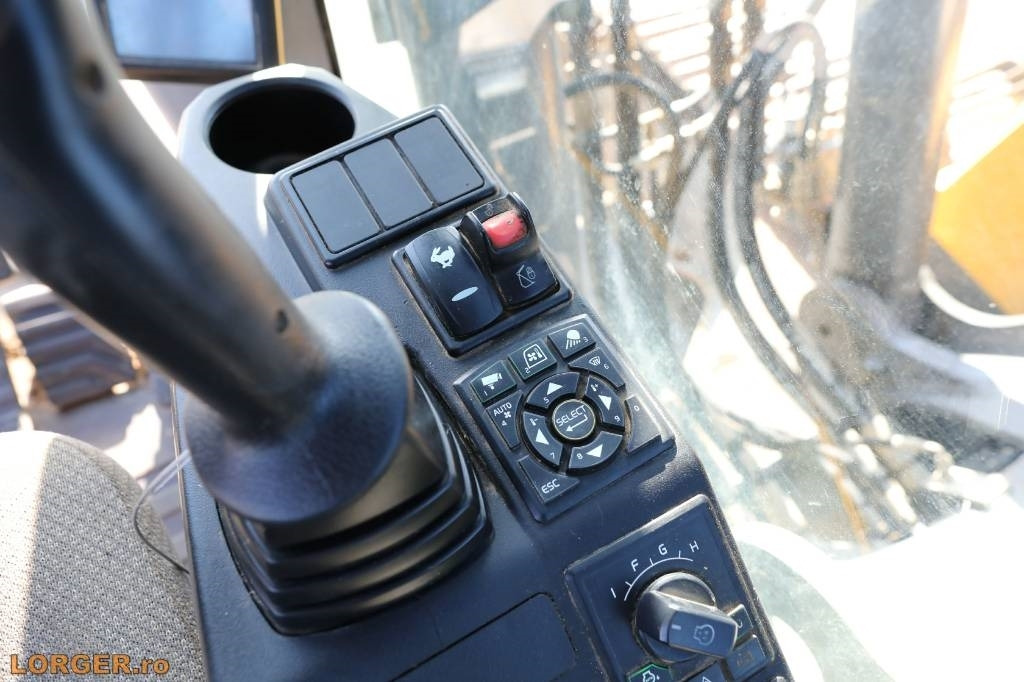 Crawler excavator Volvo EC 300 EL: picture 16