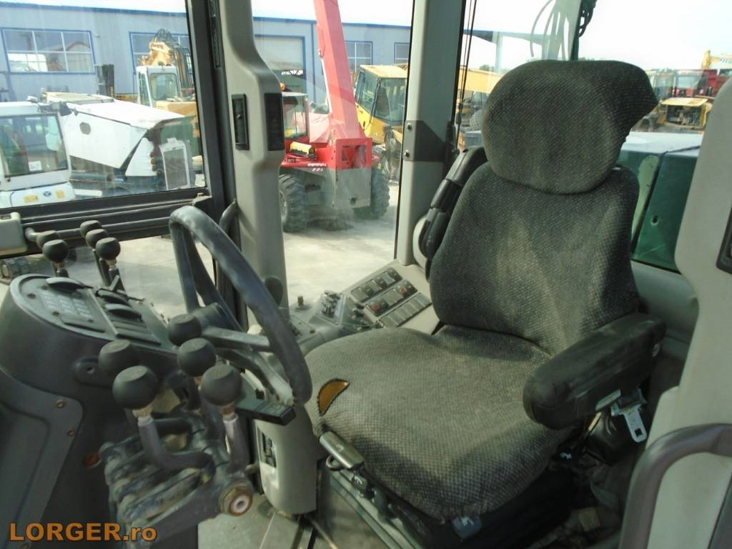 Leasing of Volvo G 990  Volvo G 990: picture 15