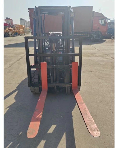 2020 Toyota 8F-30 - Forklift: picture 3 2020 Toyota 8F-30 - Forklift: picture 3