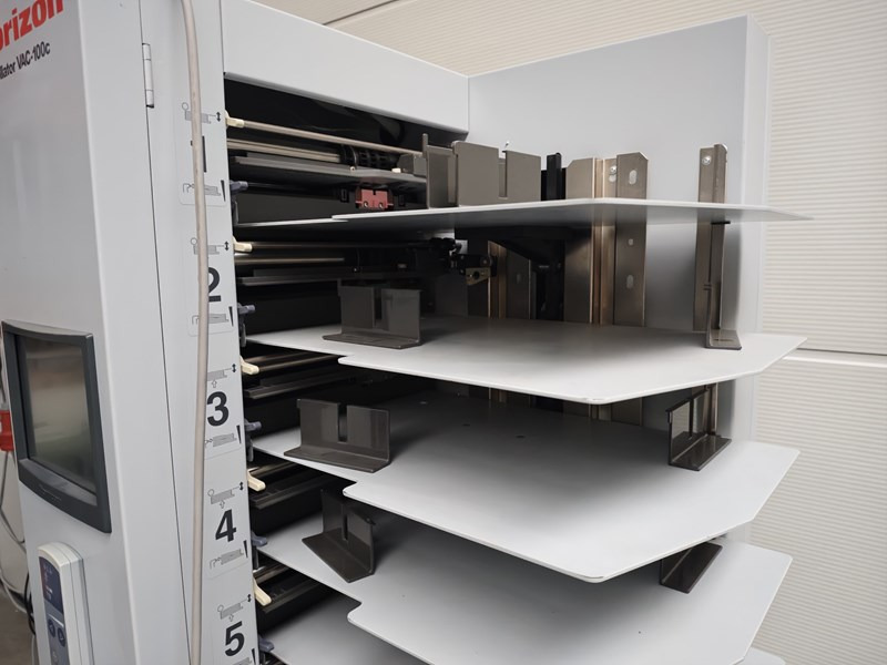 Horizon VAC-100 c | collator | 10 stations | 2008 | 33.2 mio - Printing machinery: picture 4 Horizon VAC-100 c | collator | 10 stations | 2008 | 33.2 mio - Printing machinery: picture 4