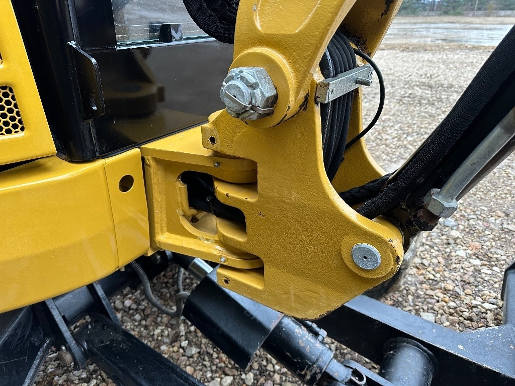 Mini excavator CAT 302.7 D CR: picture 16
