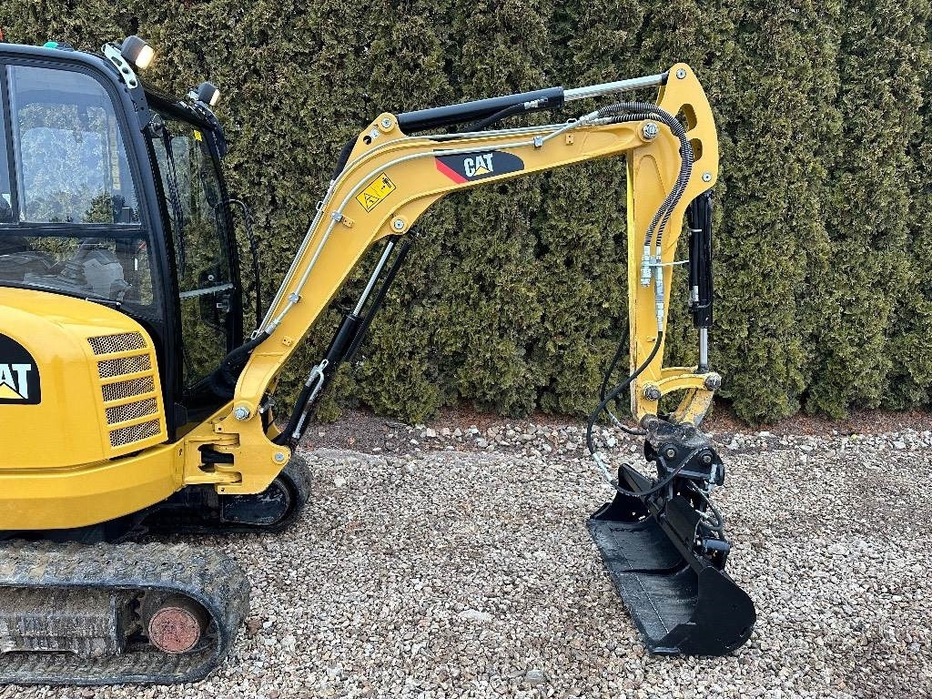Mini excavator CAT 302.7 D CR: picture 10