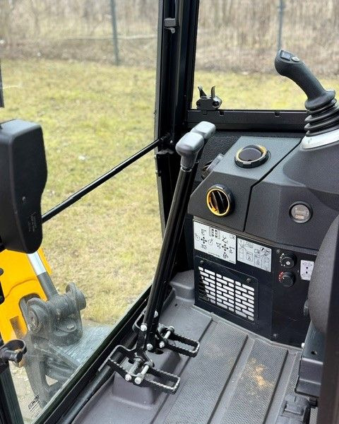 Mini excavator JCB: picture 9