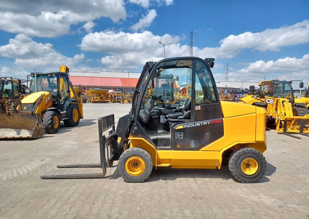 JCB TLT 35-26D - Telescopic handler, Forklift: picture 3 JCB TLT 35-26D - Telescopic handler, Forklift: picture 3