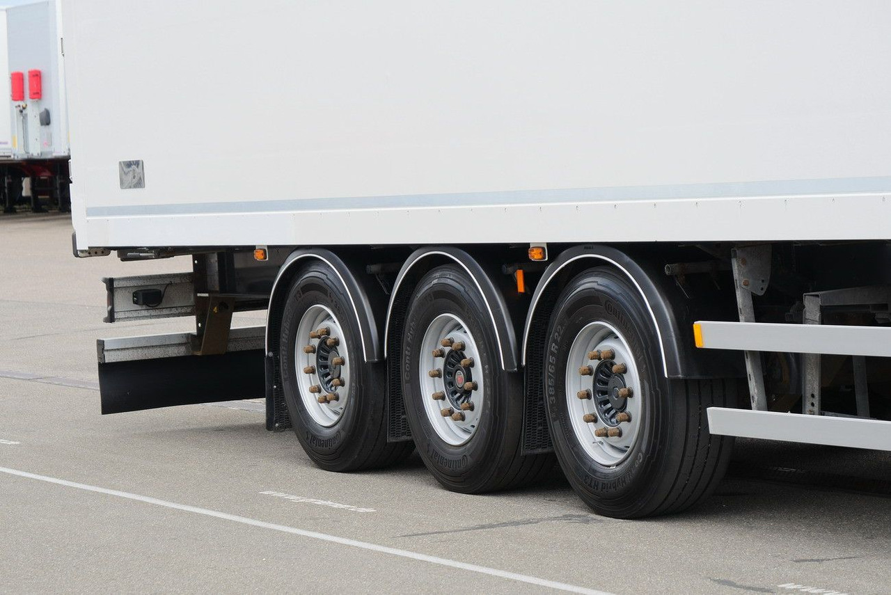 EKERI T3-A /SEITLICHE TÜREN /FALTWAND 2700 mm - Closed box semi-trailer: picture 5 EKERI T3-A /SEITLICHE TÜREN /FALTWAND 2700 mm - Closed box semi-trailer: picture 5