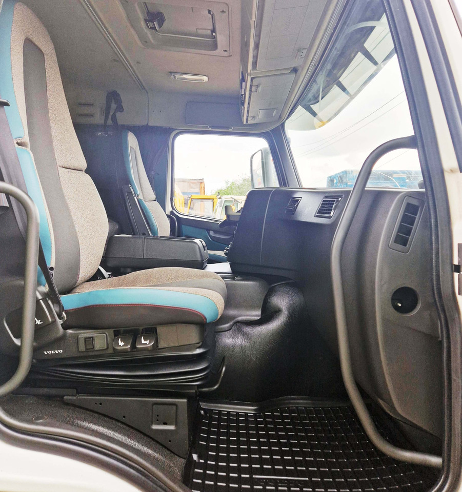 Refrigerator truck for transportation of food VOLVO FM: picture 13 Refrigerator truck for transportation of food VOLVO FM: picture 13