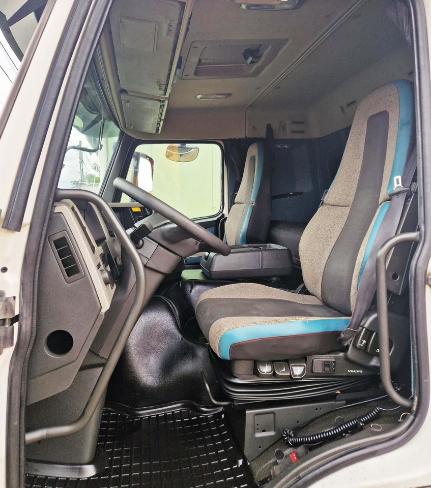 Refrigerator truck for transportation of food VOLVO FM: picture 12 Refrigerator truck for transportation of food VOLVO FM: picture 12