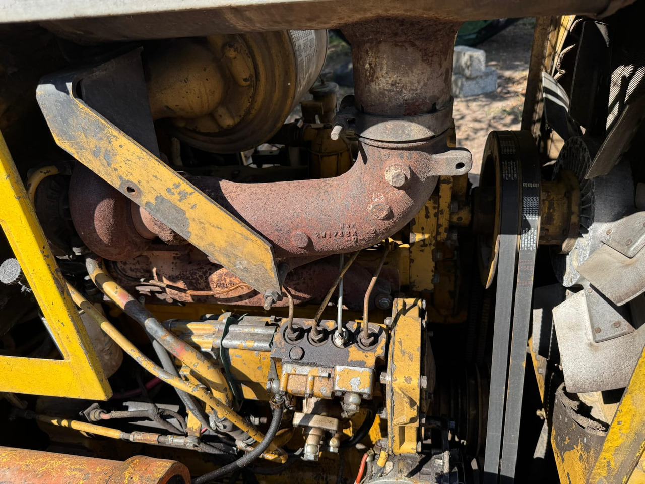 Bulldozer CATERPILLAR D4H LGP: picture 10