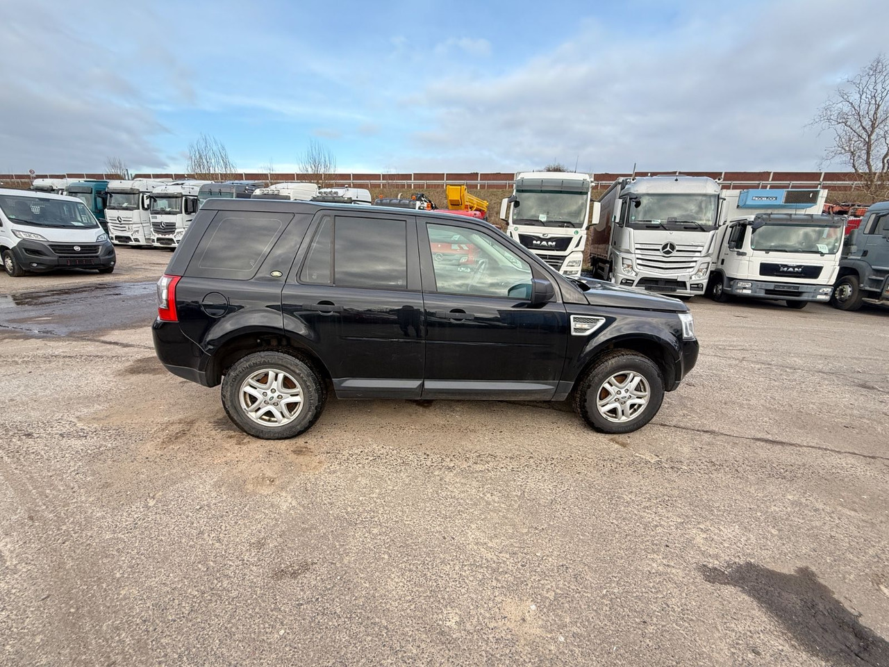 Land Rover Freelander 2 XE Limited Edition Brandschaden - SUV: picture 5 Land Rover Freelander 2 XE Limited Edition Brandschaden - SUV: picture 5