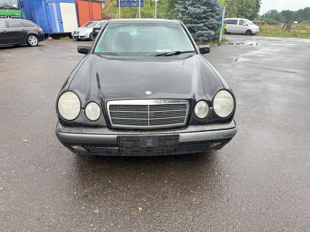 Mercedes-Benz E 200 - Sedan: picture 2 Mercedes-Benz E 200 - Sedan: picture 2
