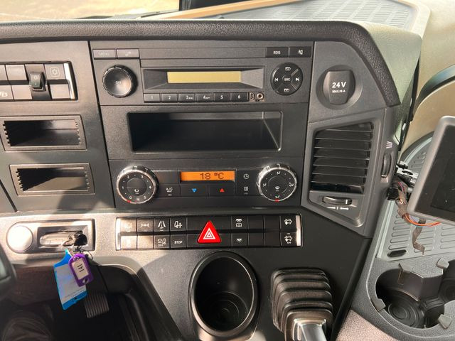 Tractor unit Mercedes-Benz Actros 1845: picture 13