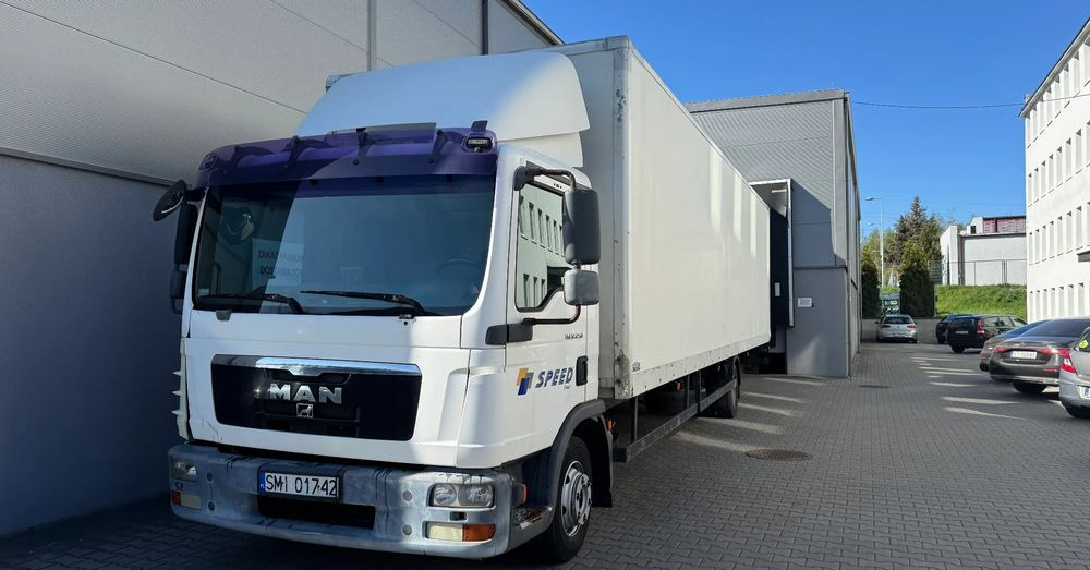 MAN TGL 12.250 4x2BL - Box truck: picture 1 MAN TGL 12.250 4x2BL - Box truck: picture 1