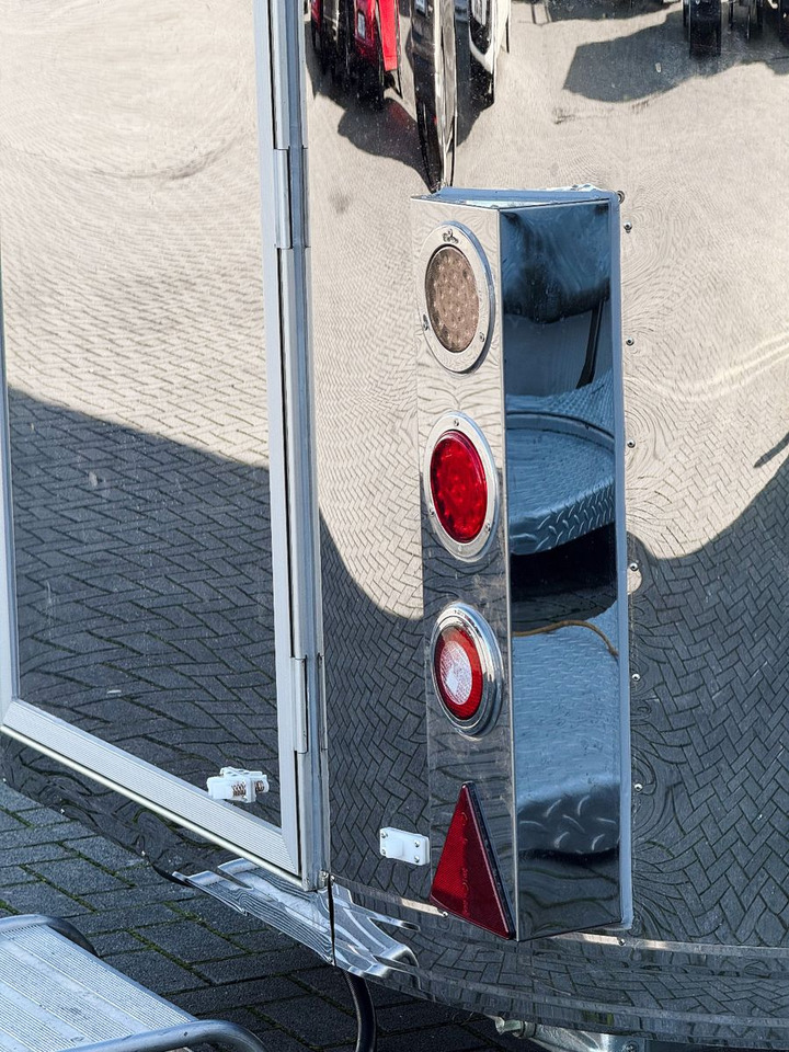 Esselmann Delistar Foodtruck 6000 ähn. Airstream - Vending trailer: picture 4 Esselmann Delistar Foodtruck 6000 ähn. Airstream - Vending trailer: picture 4