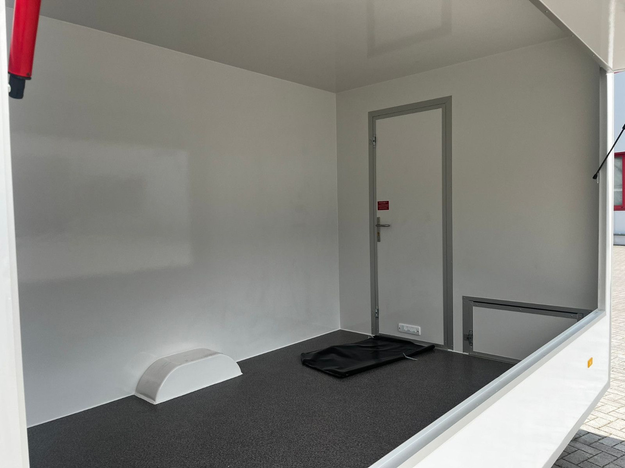 Esselmann Sandwichanhänger Verkaufsanhänger leer - Vending trailer: picture 4 Esselmann Sandwichanhänger Verkaufsanhänger leer - Vending trailer: picture 4