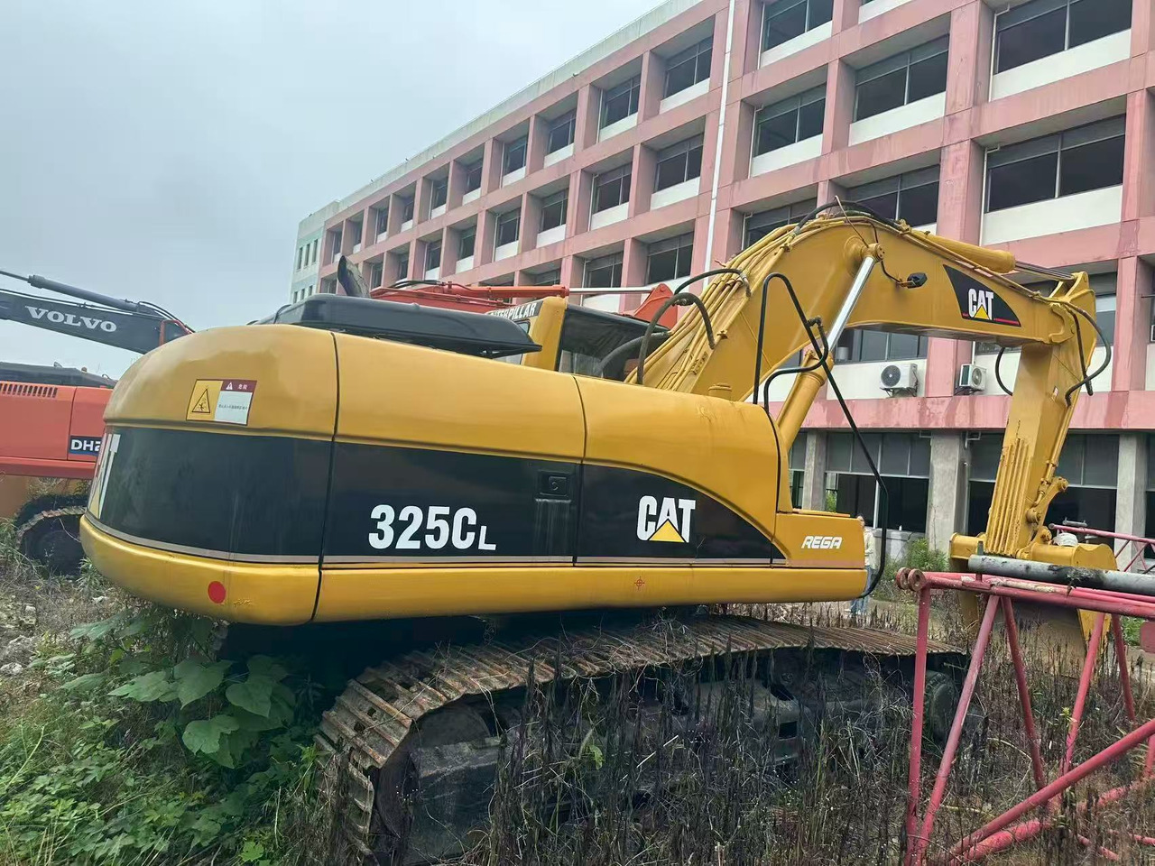 CAT 325CL - Crawler excavator: picture 1 CAT 325CL - Crawler excavator: picture 1