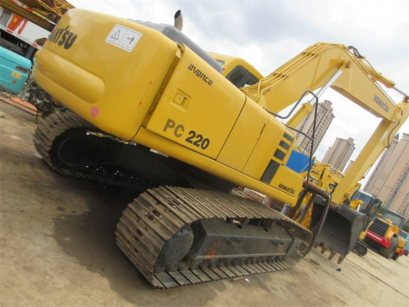 Komatsu PC220-6 - Crawler excavator: picture 1 Komatsu PC220-6 - Crawler excavator: picture 1