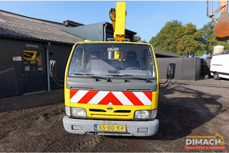 Nissan Cabstar E Sky high autohoogwerker 12meter elektrisch bedienbaar. manbak capaciteit 215kilo - Commercial vehicle: picture 4 Nissan Cabstar E Sky high autohoogwerker 12meter elektrisch bedienbaar. manbak capaciteit 215kilo - Commercial vehicle: picture 4