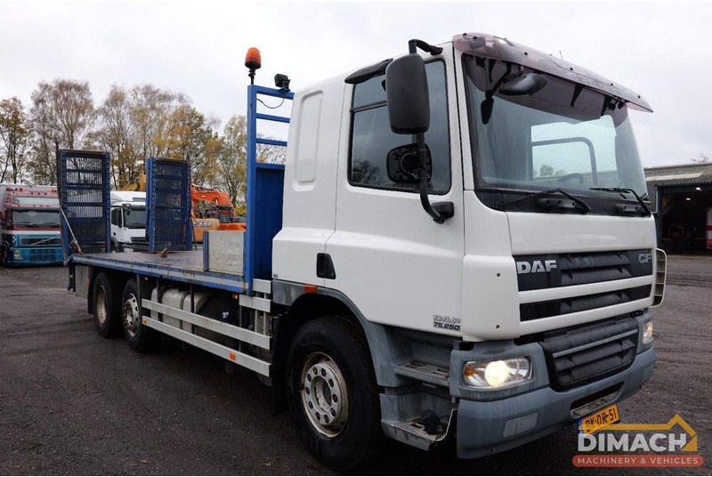 DAF FAG CF 75 Oprijwagen met hydraulische kleppen 6x2*4 - airco - 16.150 KG - Cab chassis truck: picture 4 DAF FAG CF 75 Oprijwagen met hydraulische kleppen 6x2*4 - airco - 16.150 KG - Cab chassis truck: picture 4
