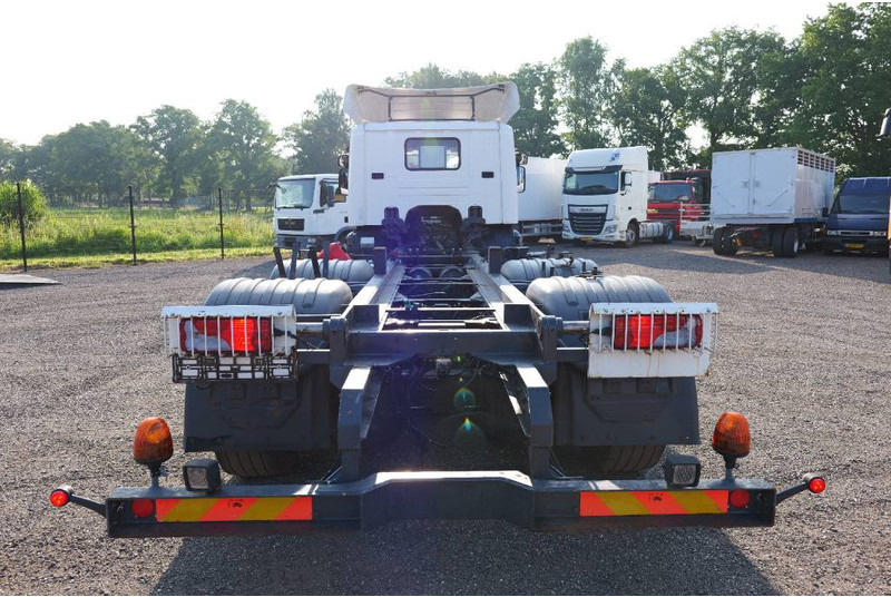 Scania P 230 Euro 5 6x2*4 TOP!! Retarder right hand steer - Cab chassis truck: picture 4 Scania P 230 Euro 5 6x2*4 TOP!! Retarder right hand steer - Cab chassis truck: picture 4