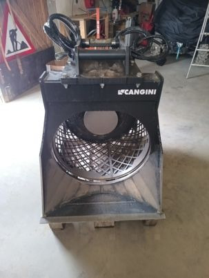 GODET CRIBLEUR CANGINI VMS57 2024 - Sorting bucket: picture 3 GODET CRIBLEUR CANGINI VMS57 2024 - Sorting bucket: picture 3