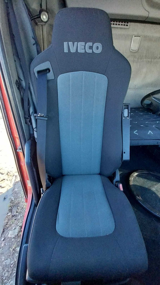 Fotel do IVECO STRALIS 500 - Seat for Truck: picture 1 Fotel do IVECO STRALIS 500 - Seat for Truck: picture 1