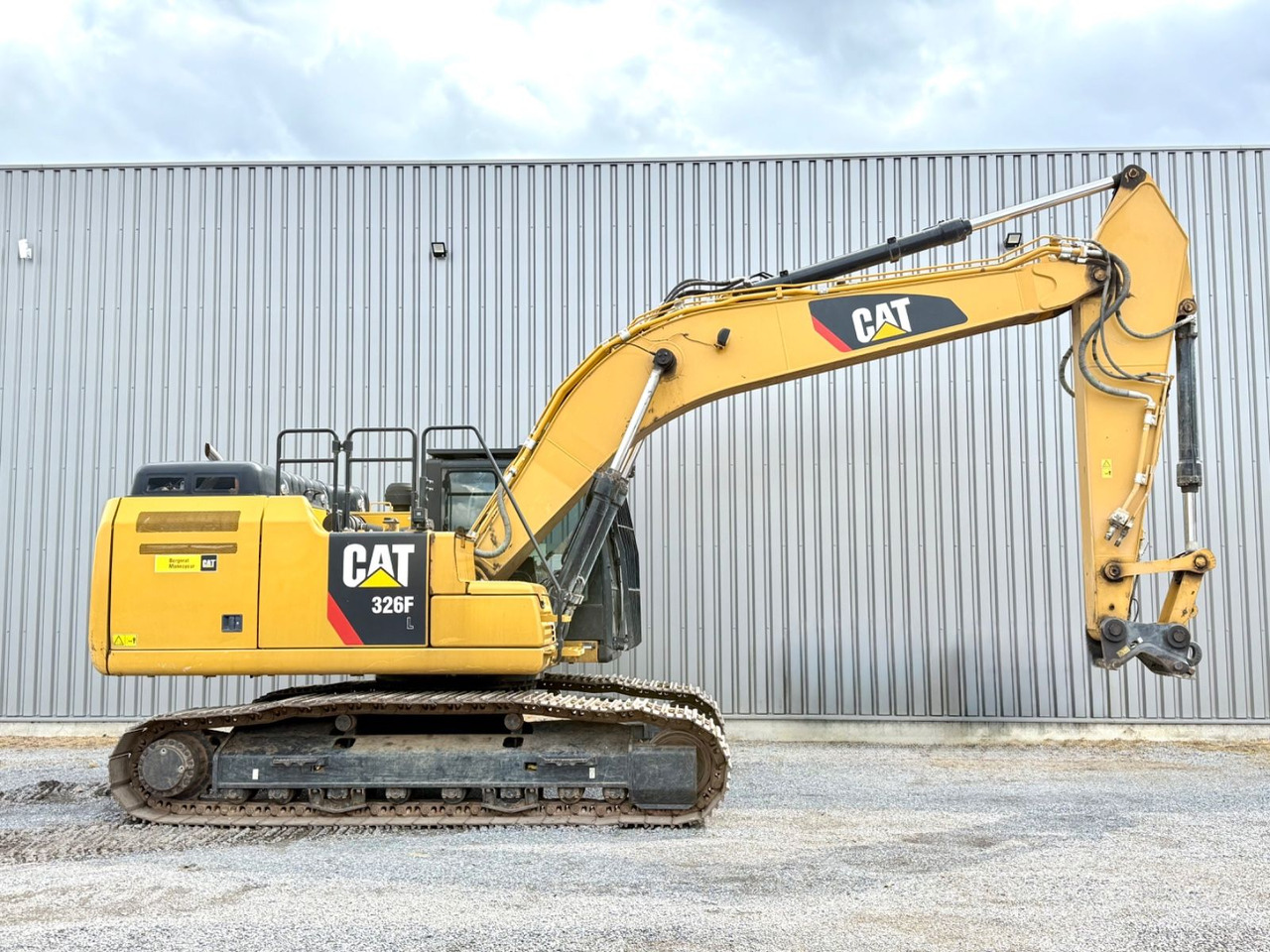 Crawler excavator CAT 326 FL: picture 8
