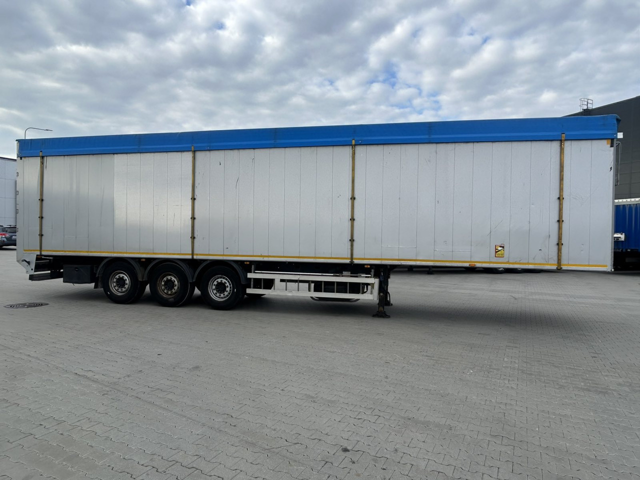 BODEX KIS 3F - Walking floor semi-trailer: picture 5 BODEX KIS 3F - Walking floor semi-trailer: picture 5