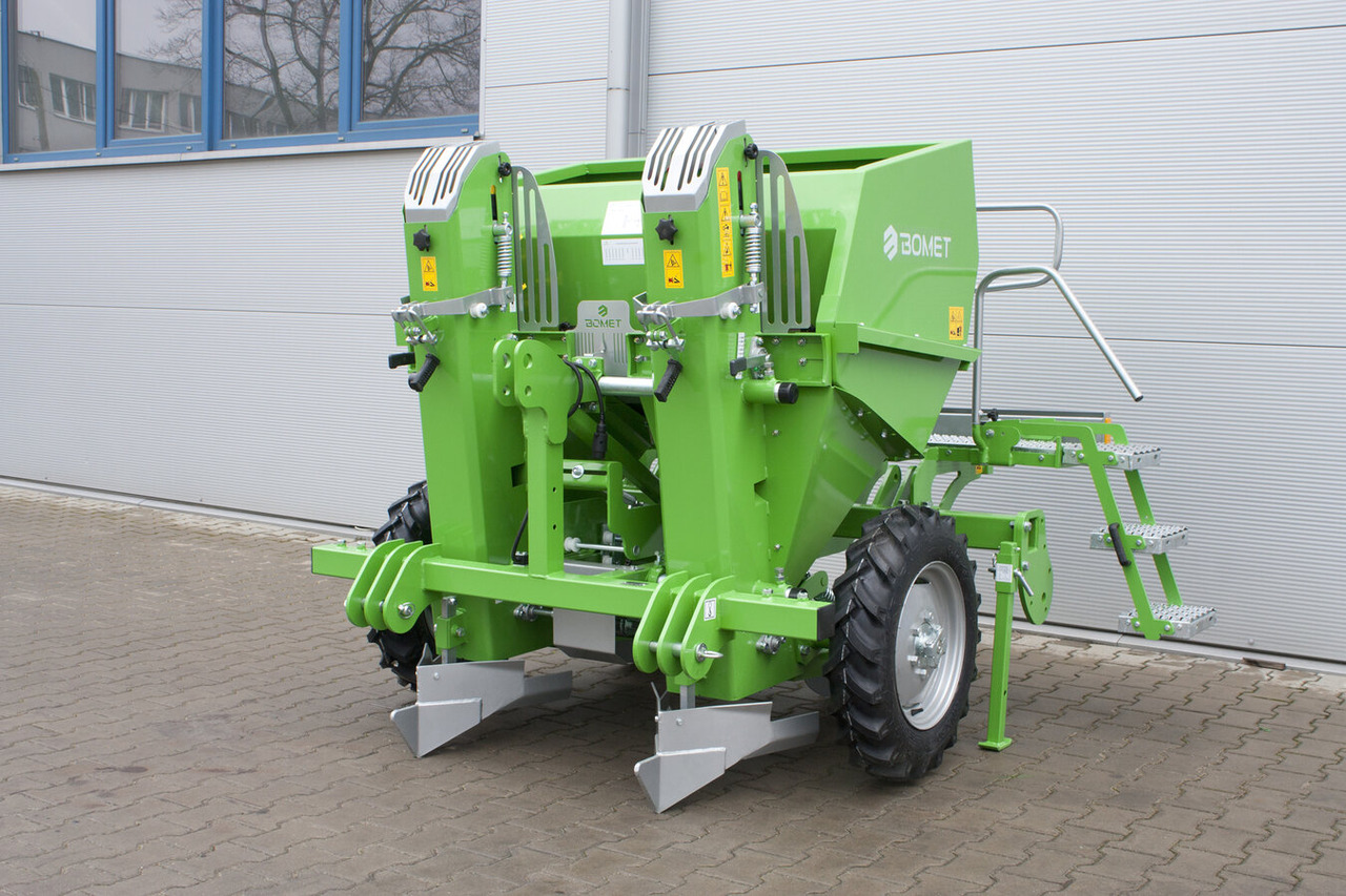 Bomet Kartoffelpflanzmaschine / Potato planter / Planteuse de pomme de terre / Piantapatate / Sadzarka ziemniaków - Potato planter: picture 1 Bomet Kartoffelpflanzmaschine / Potato planter / Planteuse de pomme de terre / Piantapatate / Sadzarka ziemniaków - Potato planter: picture 1