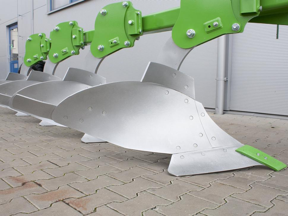 Bomet Pflüge / Single-beam plow / Charrue mono-poutre / Aratro / Плуг / Pług jednobelkowy Libra 3+1 - Plow: picture 4 Bomet Pflüge / Single-beam plow / Charrue mono-poutre / Aratro / Плуг / Pług jednobelkowy Libra 3+1 - Plow: picture 4