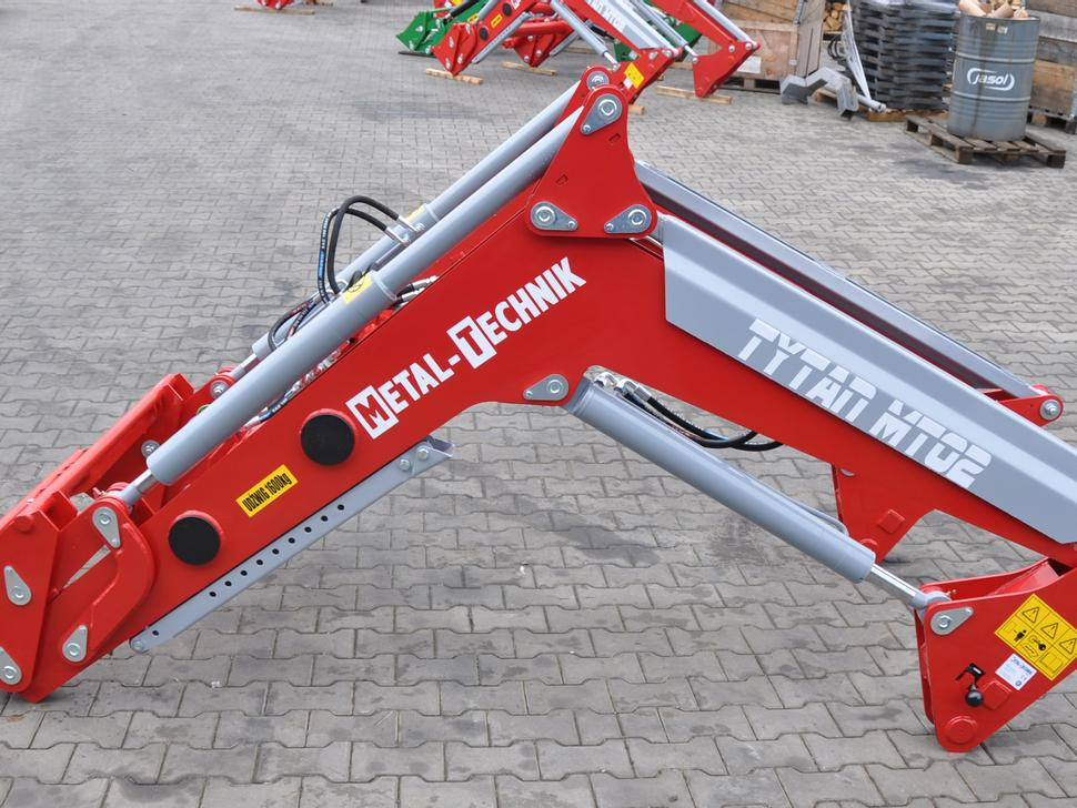 New Front loader for tractor for Attachment METAL-TECHNIK Frontlader / Front loader / Chargeur frontal / Caricatore frontale / Cargador fronta / Фронтальный погрузчик / Ładowacz czołowy Tytan MT-02: picture 11 New Front loader for tractor for Attachment METAL-TECHNIK Frontlader / Front loader / Chargeur frontal / Caricatore frontale / Cargador fronta / Фронтальный погрузчик / Ładowacz czołowy Tytan MT-02: picture 11