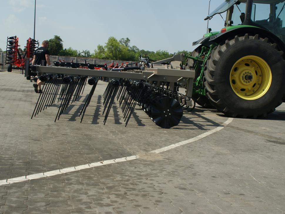 ROLEX Mulchegge / Mulch harrow / Herse de déchaumage / Erpice pacciamante / Борона для мульчирования / Brona mulczowa 7,5 m - Spring tine harrow: picture 2 ROLEX Mulchegge / Mulch harrow / Herse de déchaumage / Erpice pacciamante / Борона для мульчирования / Brona mulczowa 7,5 m - Spring tine harrow: picture 2