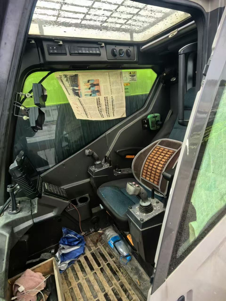 ZOOMLION 200E7 - All terrain crane: picture 5 ZOOMLION 200E7 - All terrain crane: picture 5