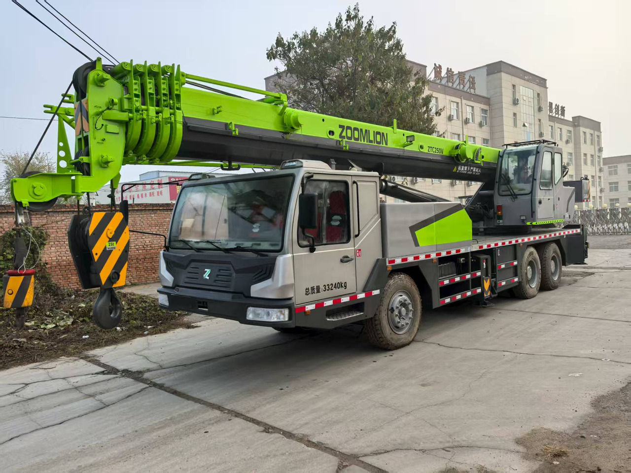 ZOOMLION ZTC250V - Mobile crane: picture 1 ZOOMLION ZTC250V - Mobile crane: picture 1