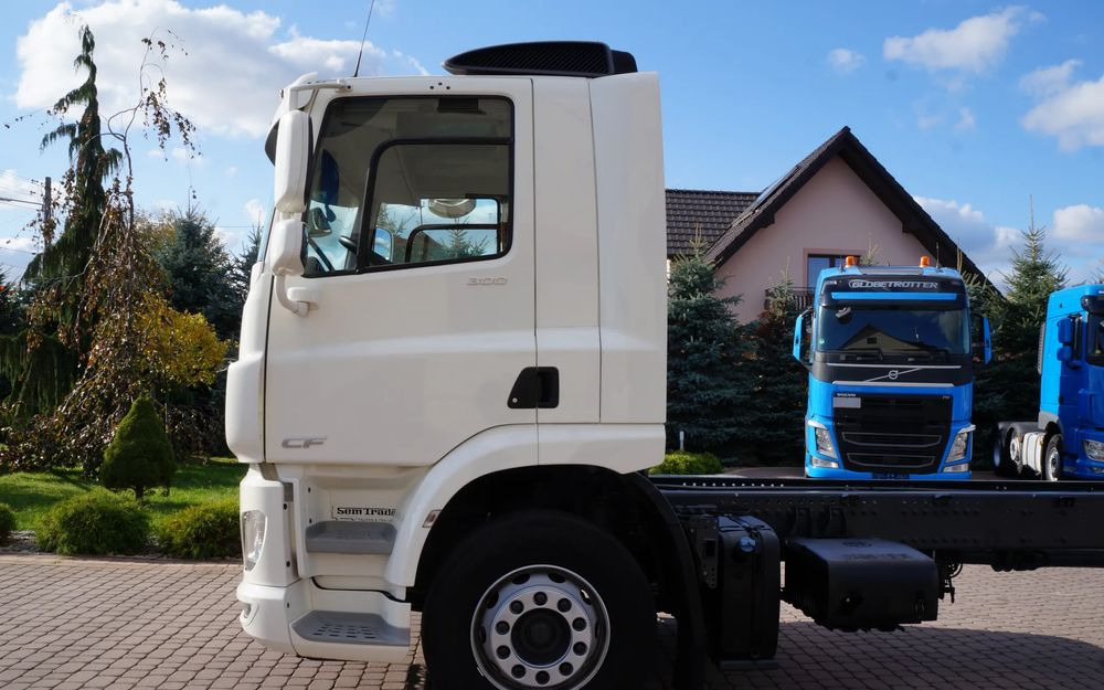 DAF CF 300 4X2 18T EURO 6 SILNIK 11L RAMA DO ZABUDOWY 176 TYS KM - Cab chassis truck: picture 5 DAF CF 300 4X2 18T EURO 6 SILNIK 11L RAMA DO ZABUDOWY 176 TYS KM - Cab chassis truck: picture 5