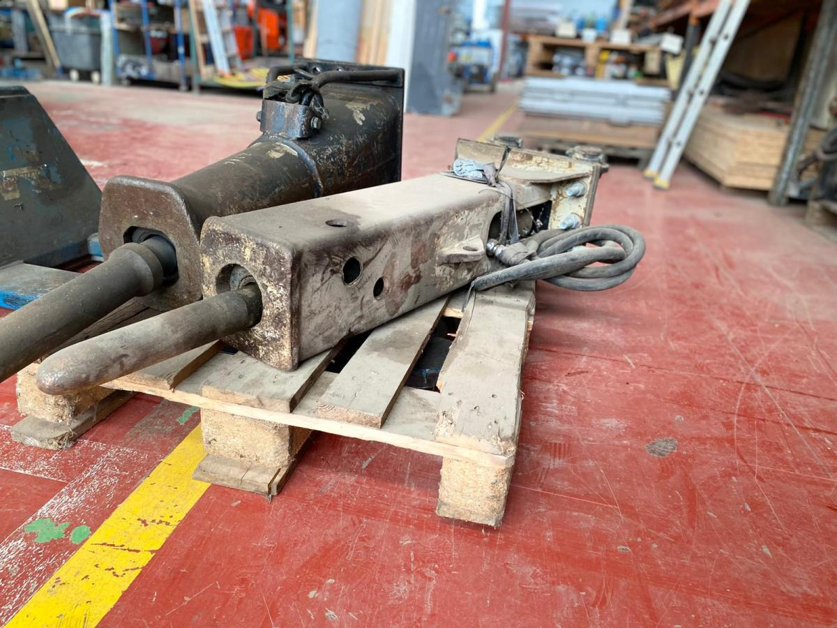 Brise roche hydraulique BRH Pour pelle de 5T à 8T - Hydraulic hammer: picture 4 Brise roche hydraulique BRH Pour pelle de 5T à 8T - Hydraulic hammer: picture 4