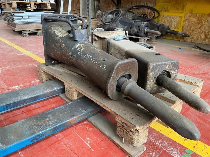 Brise roche hydraulique BRH Pour pelle de 5T à 8T - Hydraulic hammer: picture 1 Brise roche hydraulique BRH Pour pelle de 5T à 8T - Hydraulic hammer: picture 1