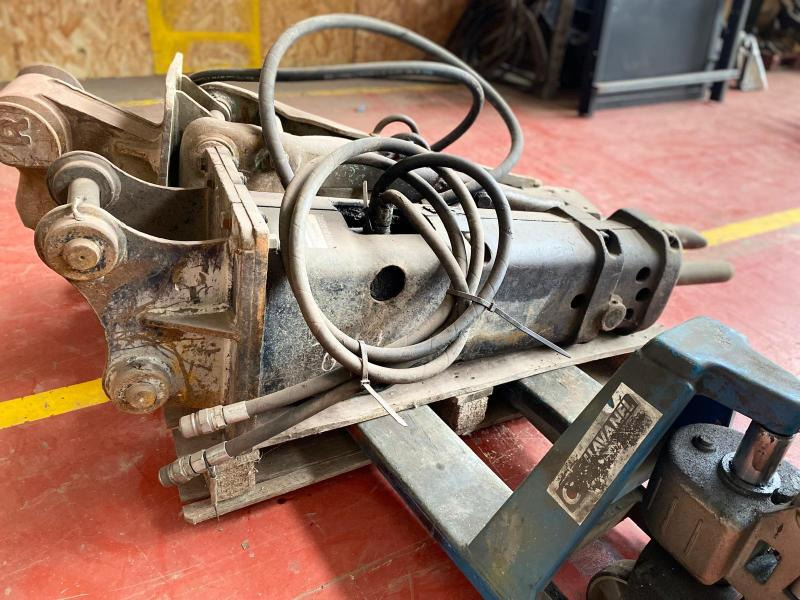 Brise roche hydraulique BRH Pour pelle de 8T à 10T - Hydraulic hammer: picture 2 Brise roche hydraulique BRH Pour pelle de 8T à 10T - Hydraulic hammer: picture 2