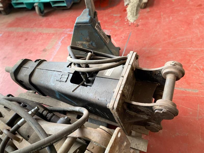 Brise roche hydraulique BRH Pour pelle de 8T à 10T - Hydraulic hammer: picture 3 Brise roche hydraulique BRH Pour pelle de 8T à 10T - Hydraulic hammer: picture 3