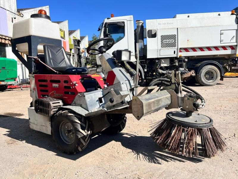 Cochet Balayeuse de désherbage automotrice Gecko (NET DE TVA) - Industrial sweeper: picture 5 Cochet Balayeuse de désherbage automotrice Gecko (NET DE TVA) - Industrial sweeper: picture 5