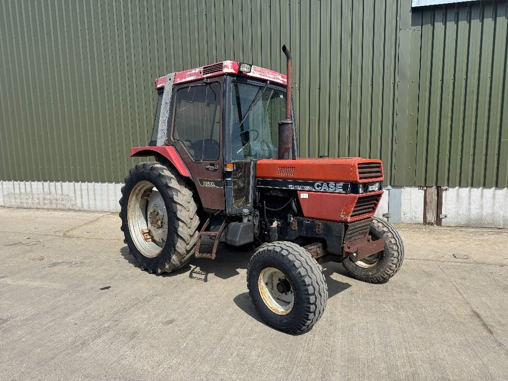 Case IH International 785XL - Farm tractor: picture 3 Case IH International 785XL - Farm tractor: picture 3