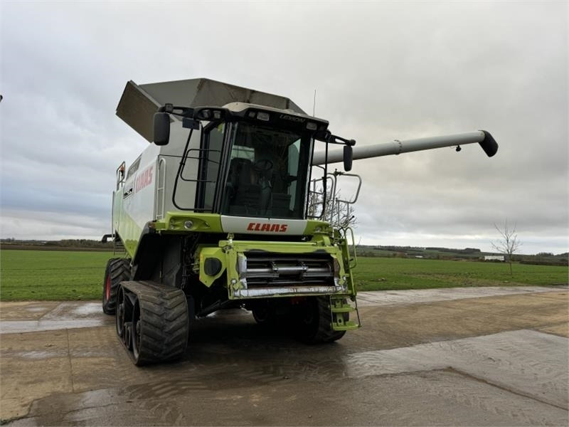Claas Lexion 600TT c/w V1200 Header  - Harvester attachment: picture 4 Claas Lexion 600TT c/w V1200 Header  - Harvester attachment: picture 4