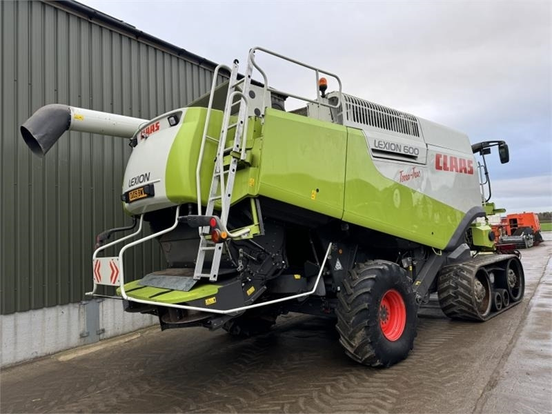 Claas Lexion 600TT c/w V1200 Header  - Harvester attachment: picture 2 Claas Lexion 600TT c/w V1200 Header  - Harvester attachment: picture 2