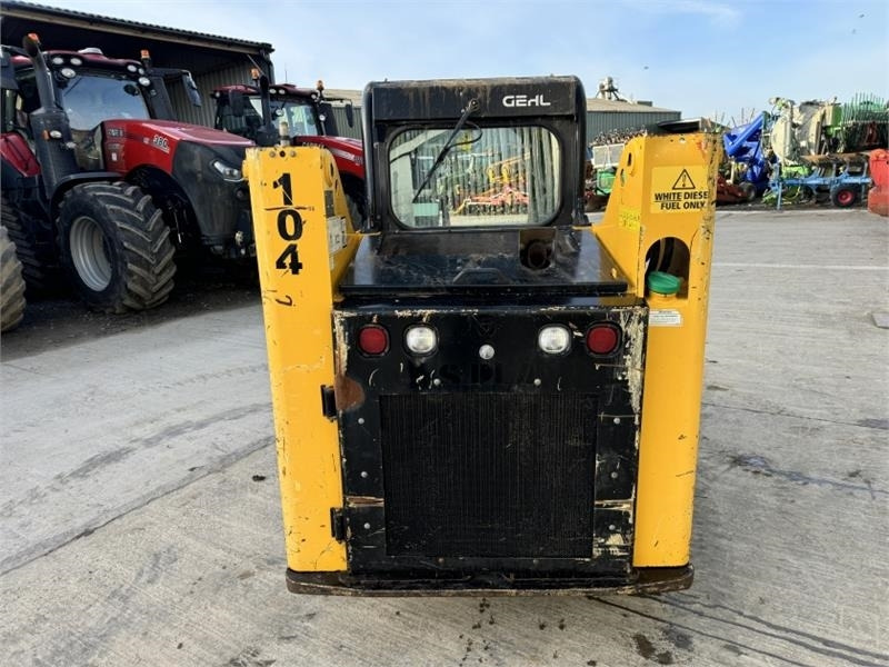 Gehl Gehl R165 Skid Steer - Skid steer loader: picture 3 Gehl Gehl R165 Skid Steer - Skid steer loader: picture 3