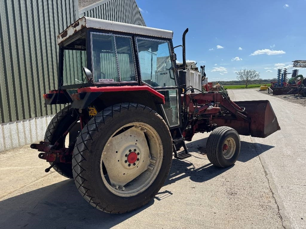 International 584 c/w International Loader - Farm tractor: picture 4 International 584 c/w International Loader - Farm tractor: picture 4